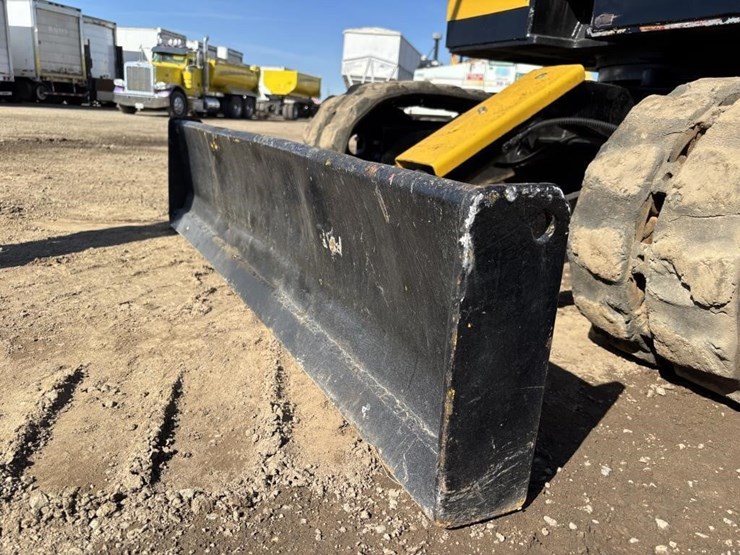 komatsu-pc28uu-image-9