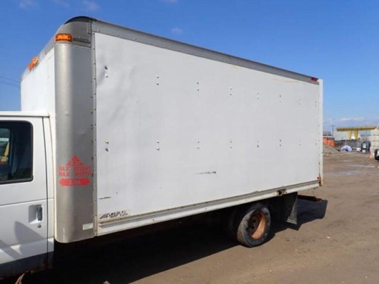 2001-ford-e350-image-26