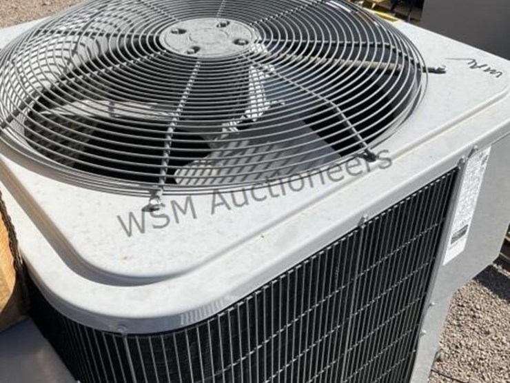 day-&-night-4t-17-seer-a/c-unit-image-4