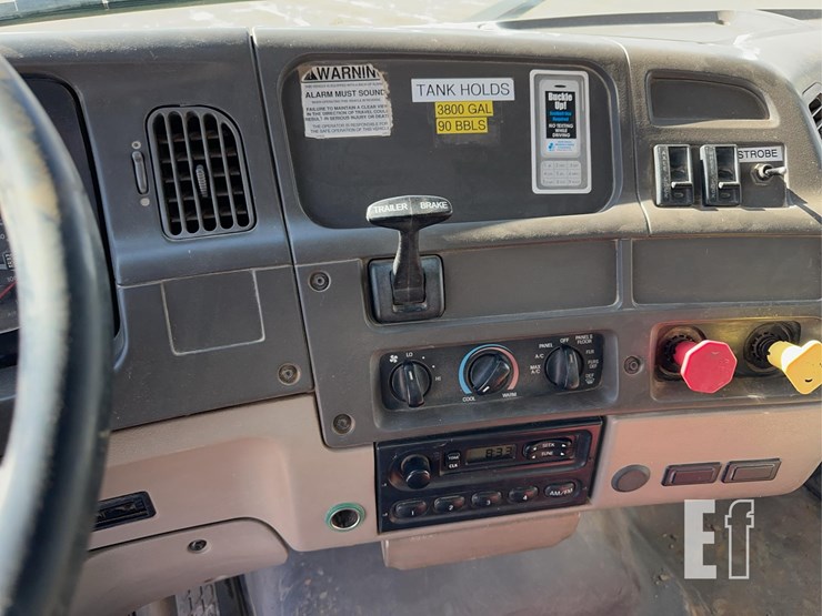 2005-sterling-lt9500-image-49