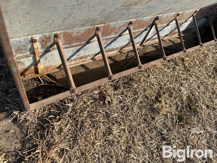 big-husky-pig-feeder-image-12