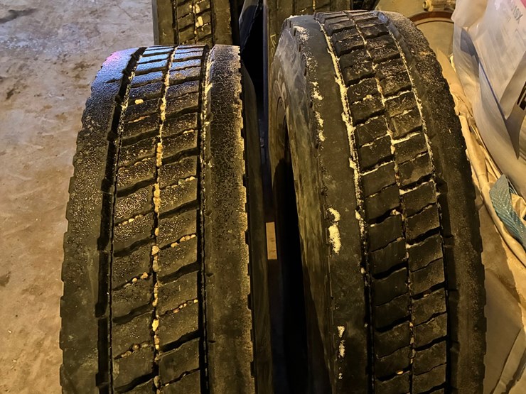 seller-#38.--(6)-general-22.5-drive-tires.-75%,-no-breaks-image-2