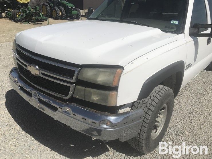 2007-chevrolet-3500-image-9