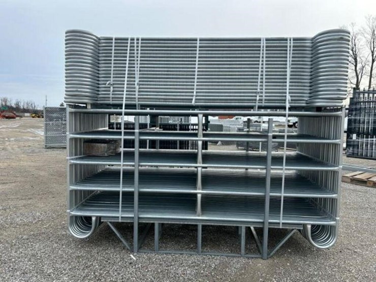 qty-of-(56)-10-ft-powder-coated-corral-panel-image-4