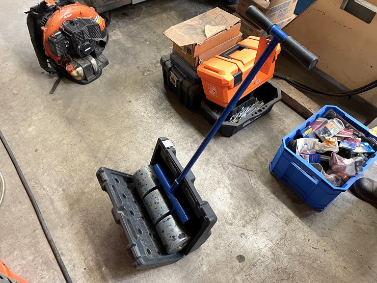 #2536-•-linoleum-roller-(columbia-heights,-mn)-image-1