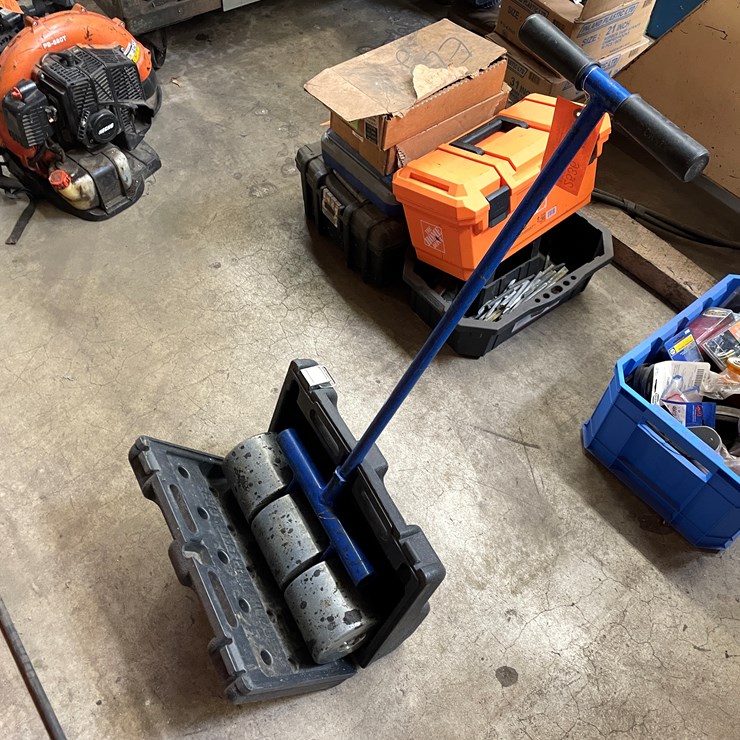 #2536 • Linoleum Roller (Columbia Heights, MN)