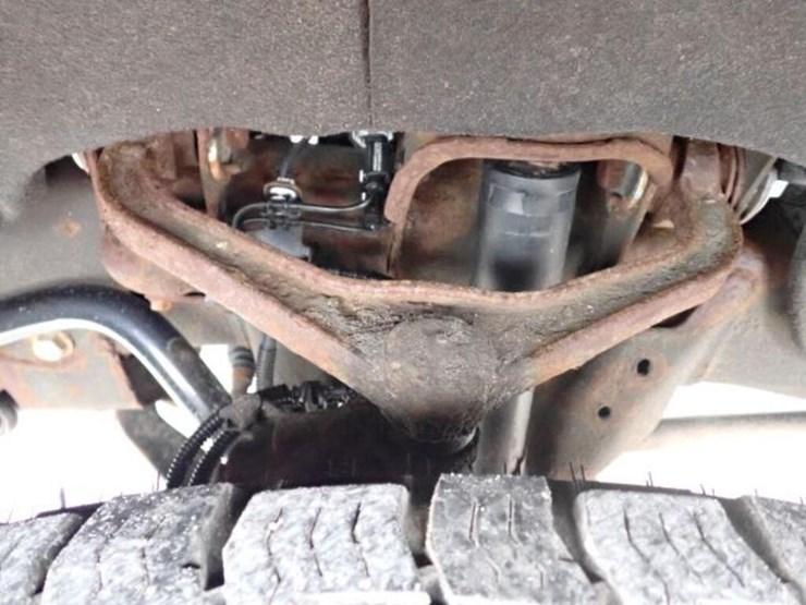 2022-chevrolet-2500hd-image-56