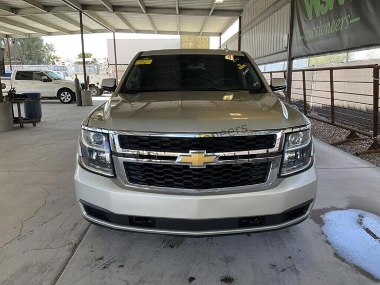 2015-chevrolet-tahoe-image-3