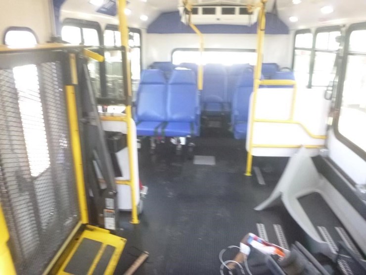 2014-ford-e450-image-8