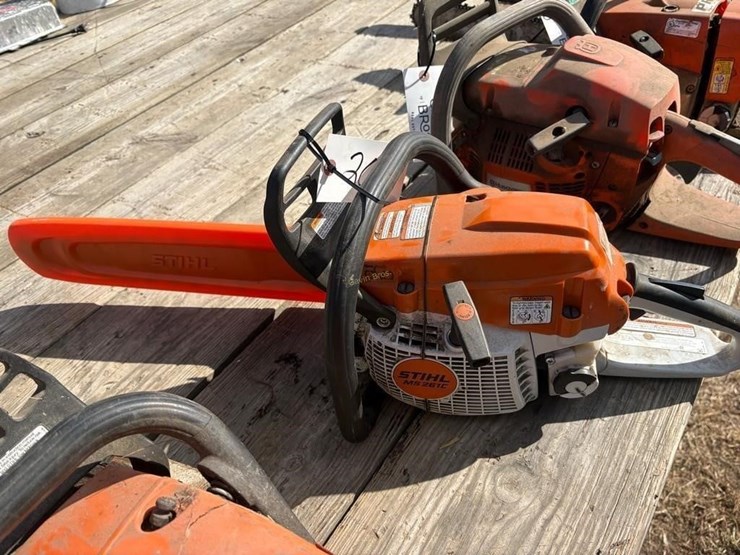 stihl-ms261c-chainsaw-image-1