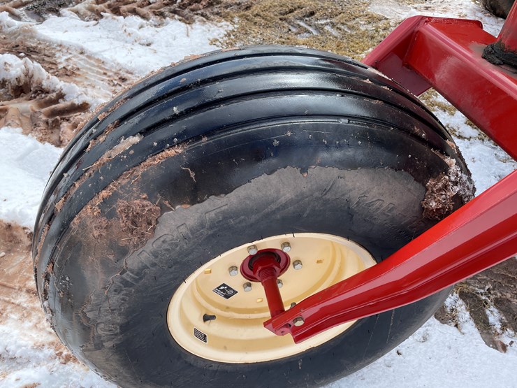 2011-new-holland-h8060-image-30