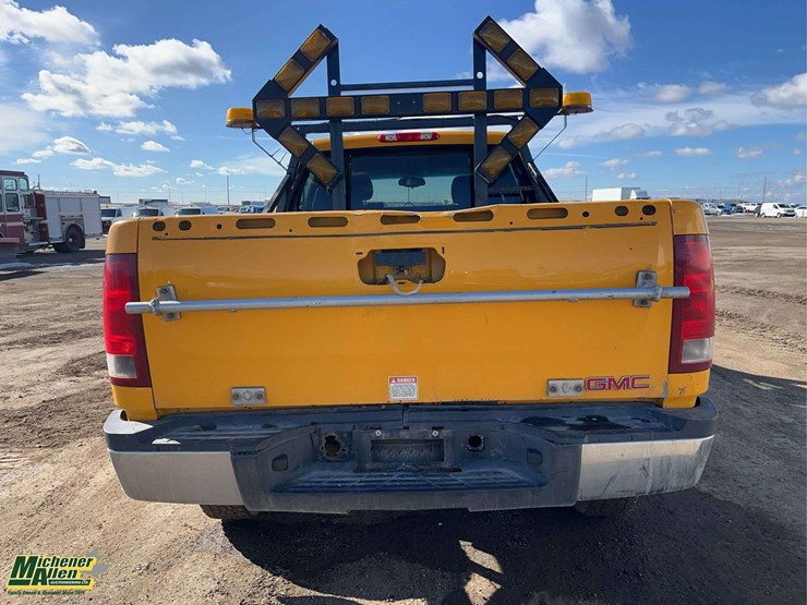 2011-gmc-sierra-2500hd-image-5