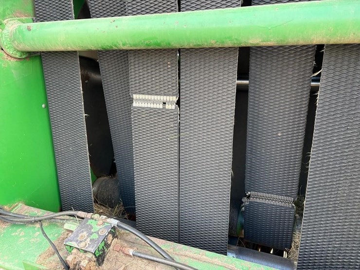 john-deere-335-image-10