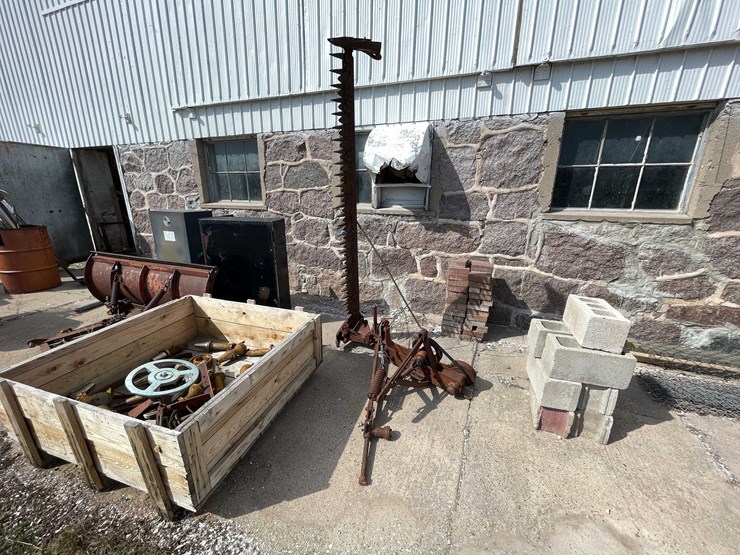 1948-ford-8n-image-32