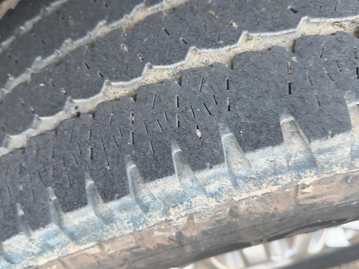 2020-ford-f350-xl-image-17