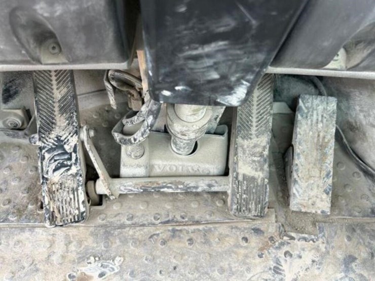 2012-volvo-l220g-image-58