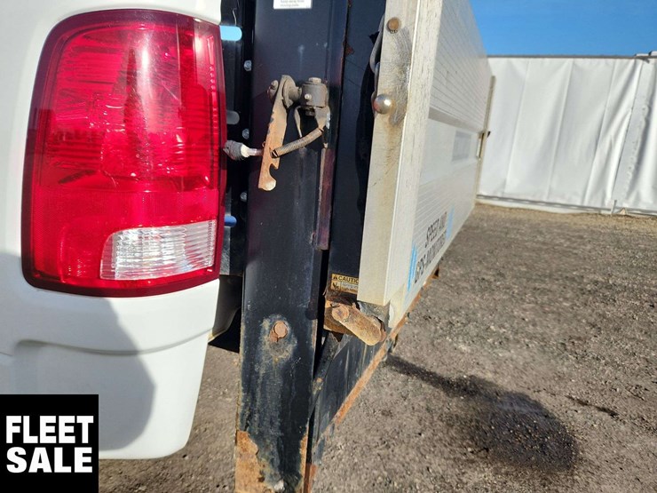 2018-dodge-3500-image-38