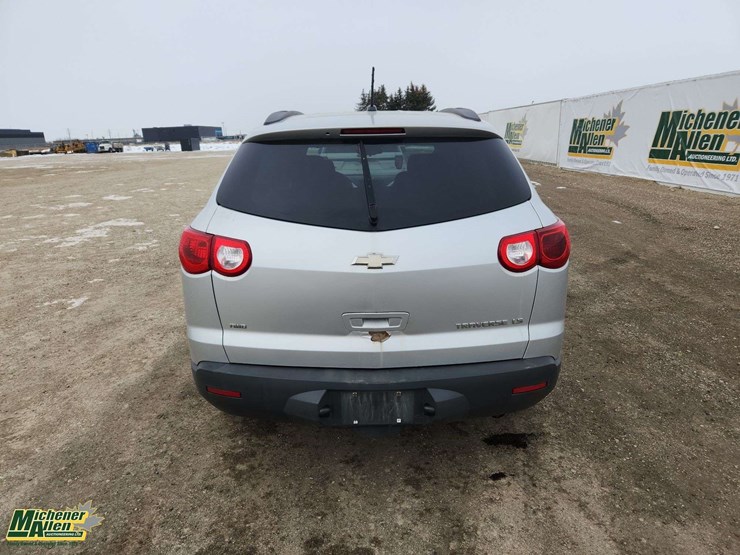 2011-chevrolet-traverse-ls-image-7