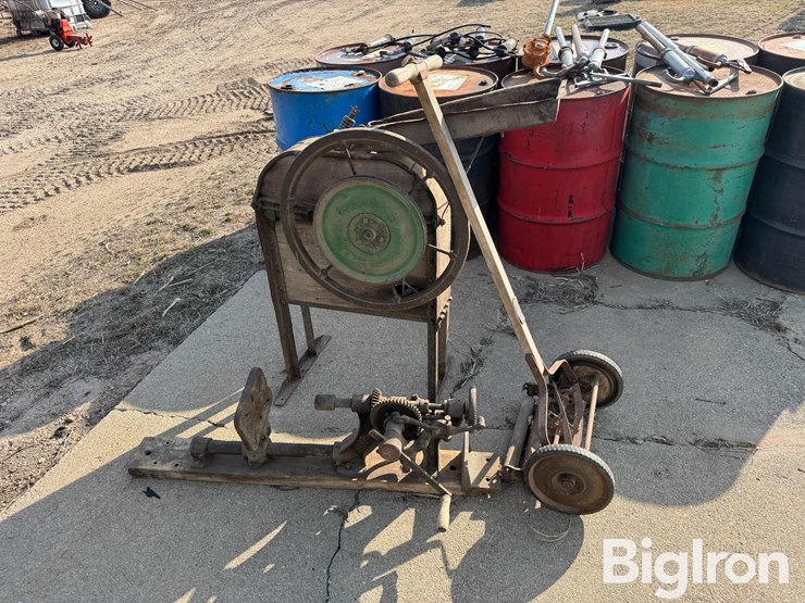 antique-farm-tools-image-10