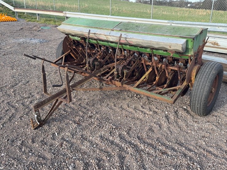 john-deere-8-image-1