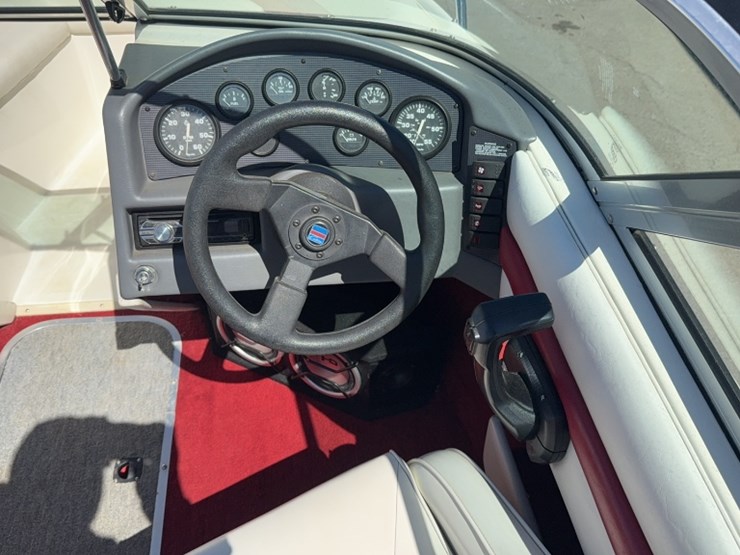 #4006-•-cobia-monte-carlo-188es-19'-runabout-boat-image-17