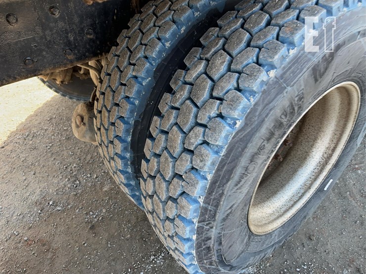 2002-kenworth-t800-image-10