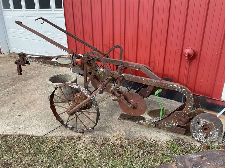 john-deere-12-image-2