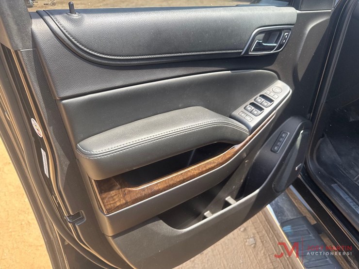 2016-chevrolet-tahoe-image-15