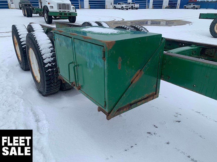 1999-freightliner-fl80-image-7