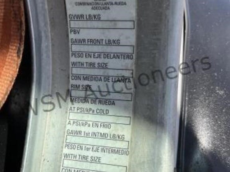 2014-peterbilt-320-image-18