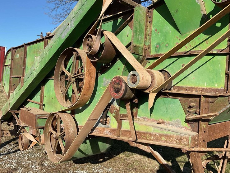 john-deere-threshing-machine-with-hart-feeder-image-27