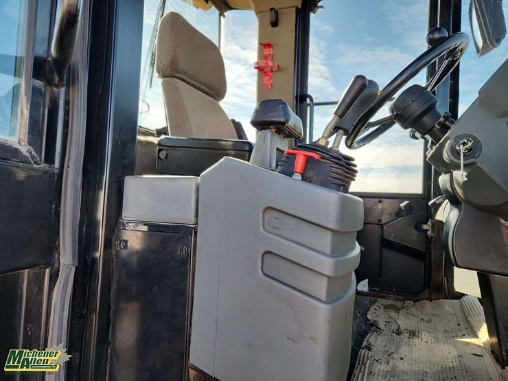 2005-caterpillar-924g-image-19