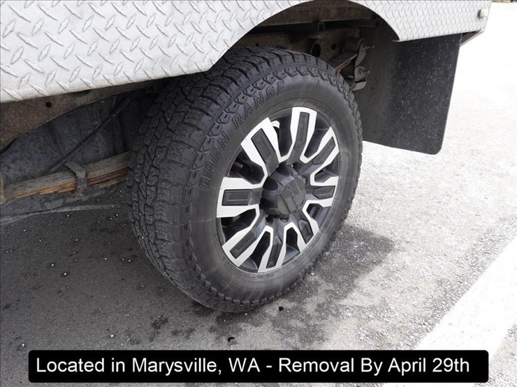 2011-chevrolet-3500-image-13