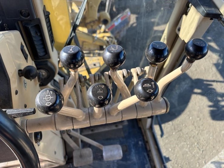 caterpillar-143h-image-51