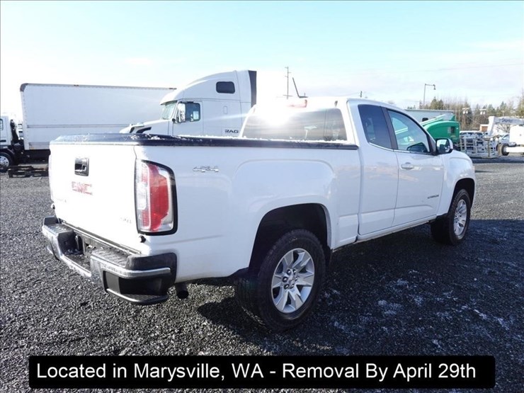 2016-gmc-canyon-image-11