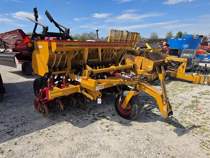 2022-haybuster-107c-image-1