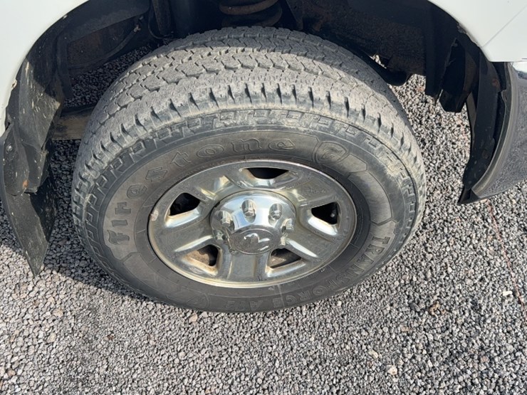 2015-dodge-2500-image-5