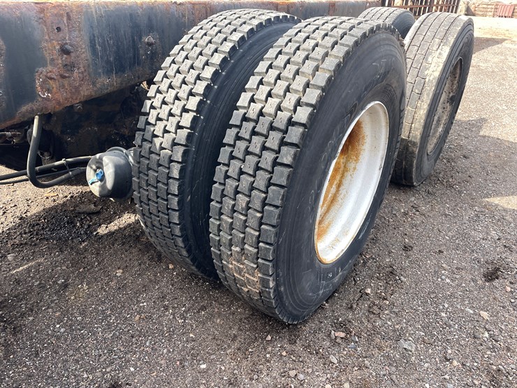 #242-•-2000-sterling-truck-tractor-(has-mn-title)-(mora,-mn)-image-41