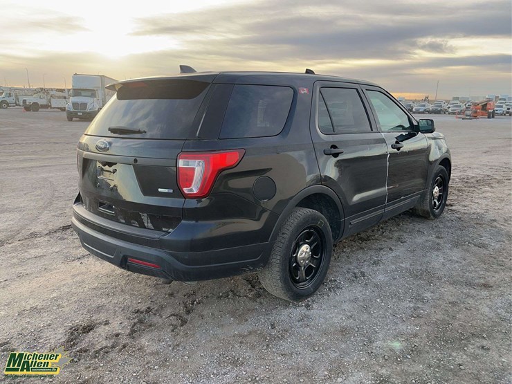 2018-ford-explorer-image-4