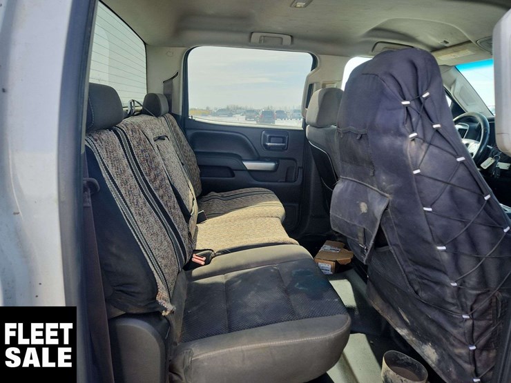 2015-chevrolet-silverado-3500hd-image-25