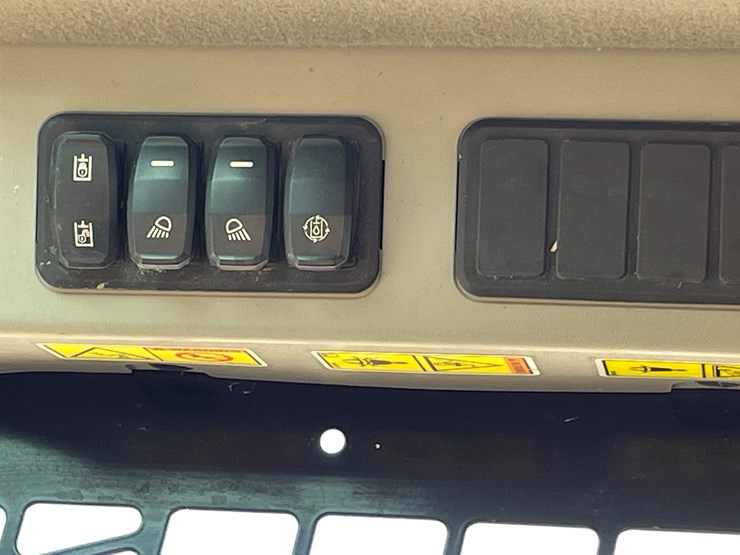 2019-caterpillar-259d3-image-35