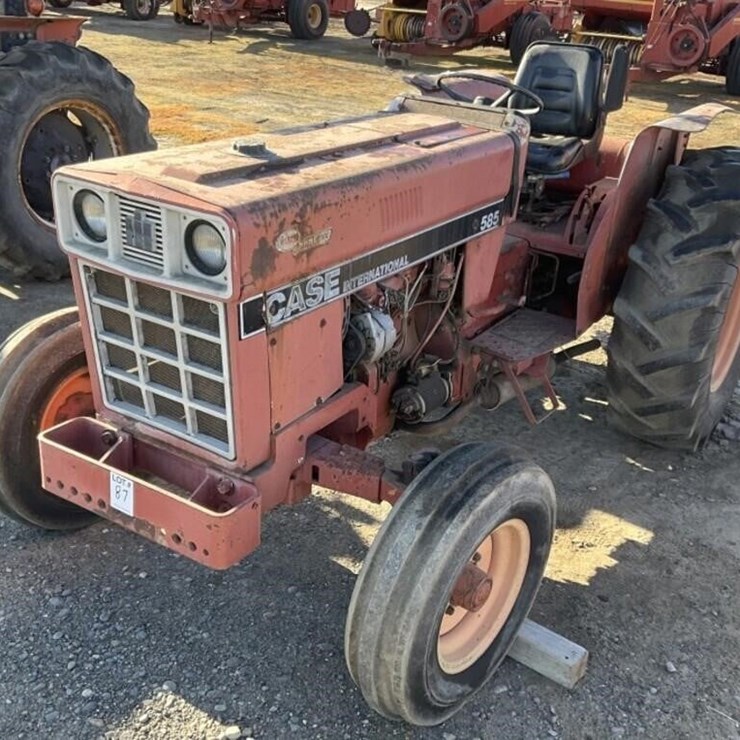 CASE IH 585