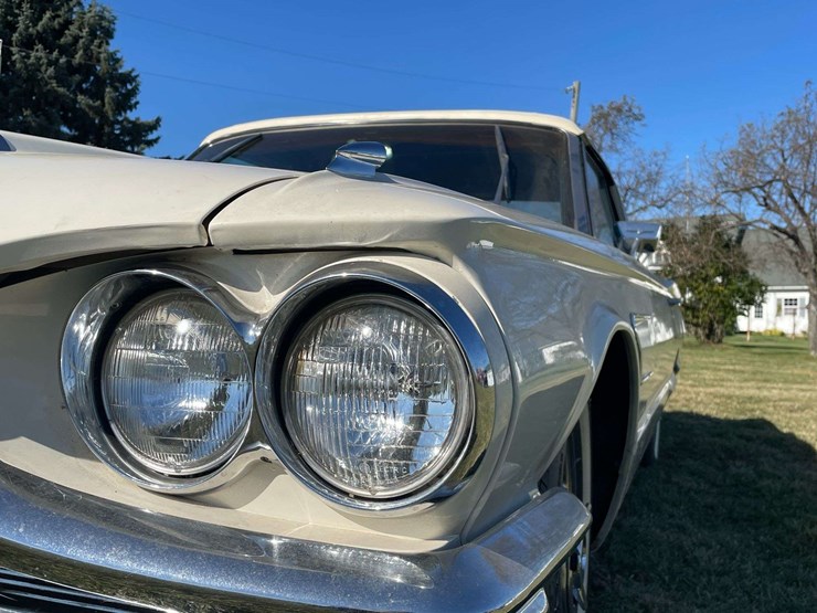 1965-ford-thunderbird-image-16