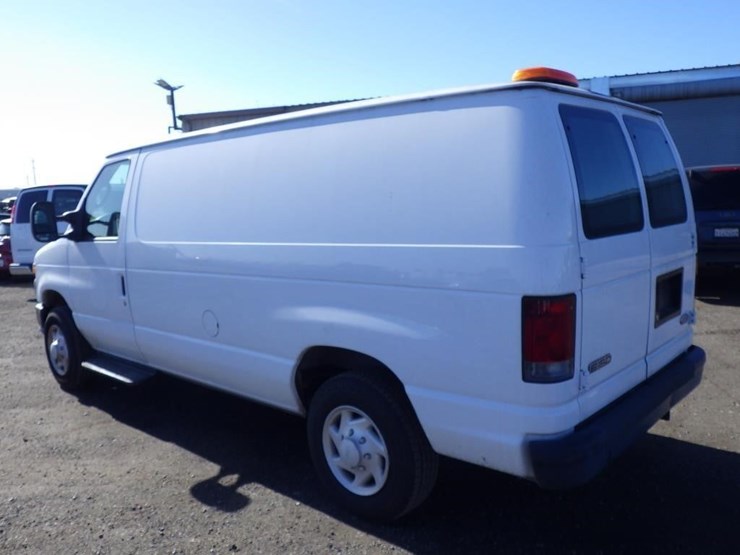 2008-ford-cargo-image-4