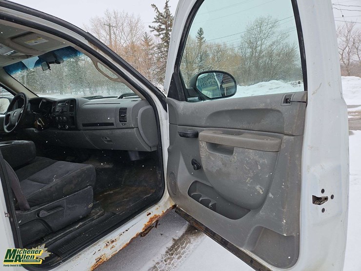 2010-gmc-sierra-1500-image-19