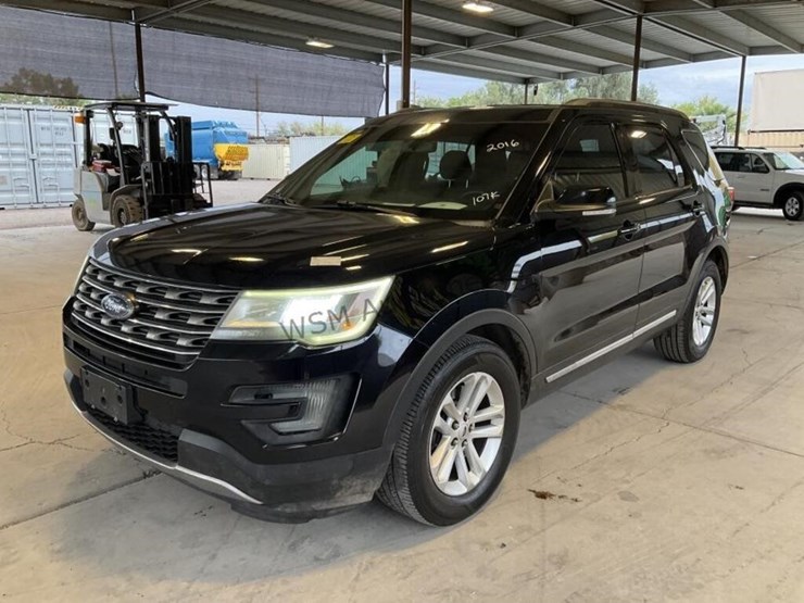 2016-ford-explorer-xlt-image-4