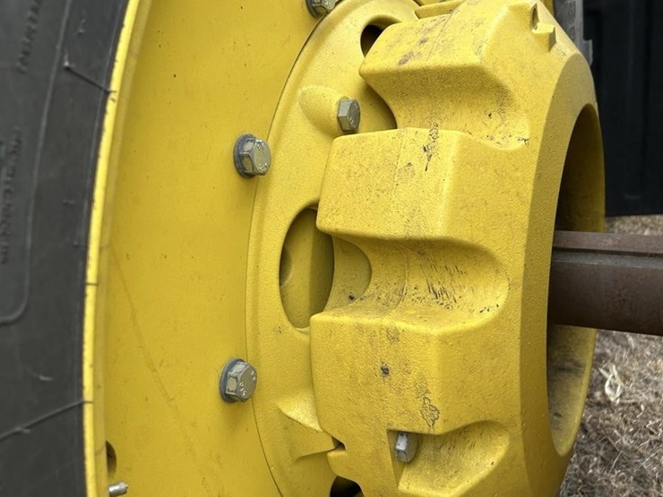 2014-john-deere-8320r-image-34