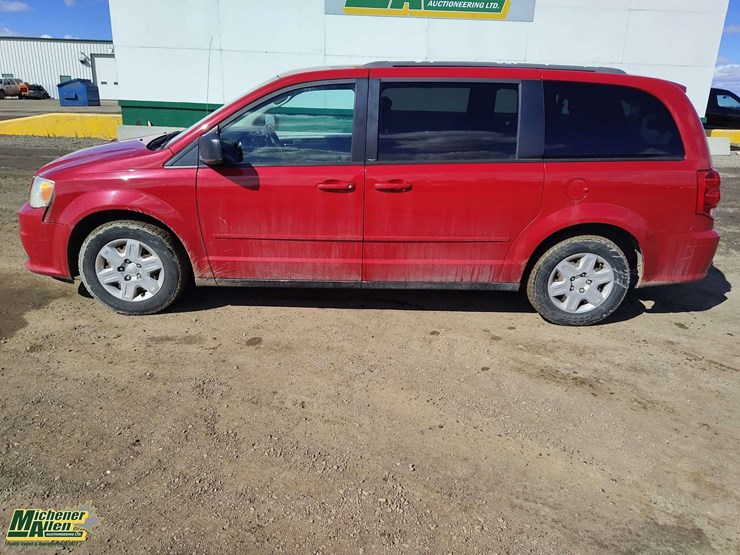 2013-dodge-grand-caravan-se-image-3