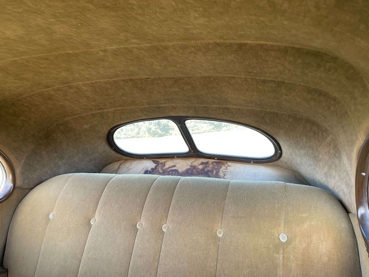 1938-ford-two-door-deluxe-sedan---original-car!-image-51