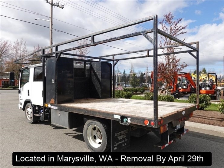 2017-isuzu-nqr-image-23